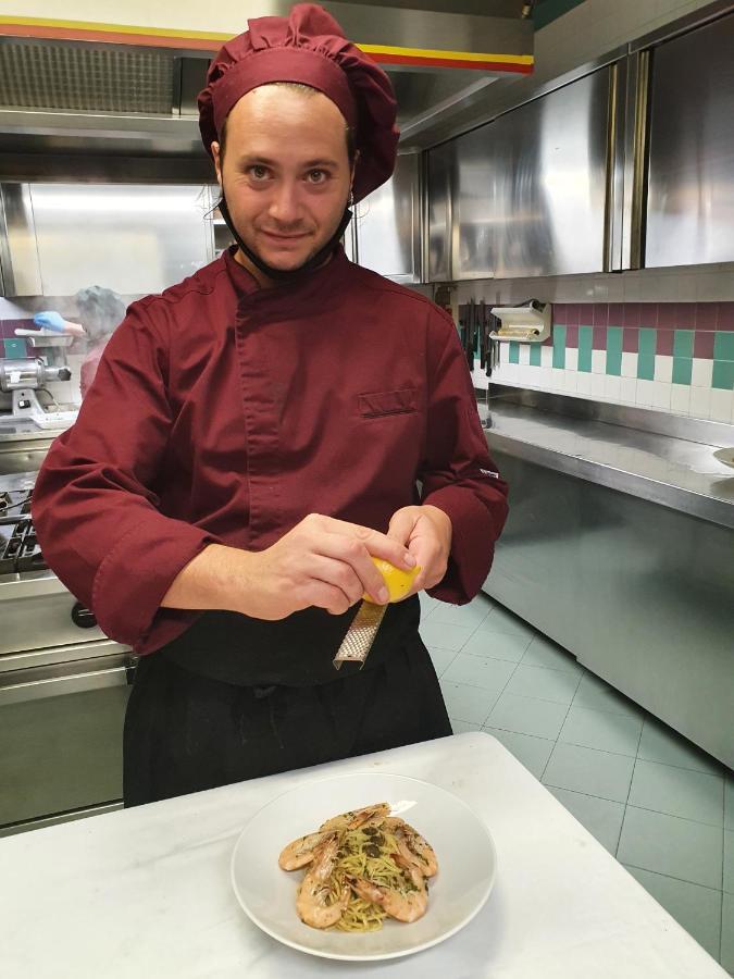 Albergo Ristorante Pozzi ベラーリア・イジェア・マリーナ エクステリア 写真