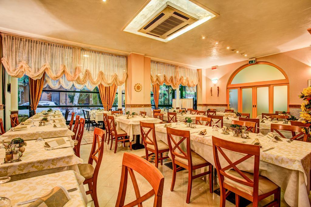 Albergo Ristorante Pozzi ベラーリア・イジェア・マリーナ エクステリア 写真